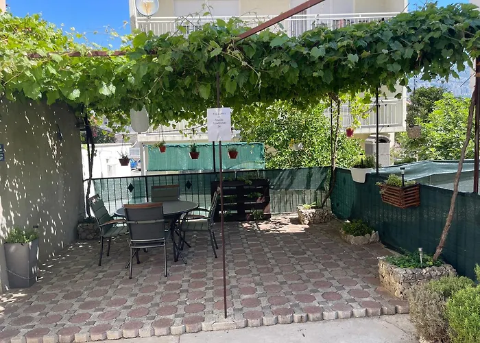 Studio Apartment 3E